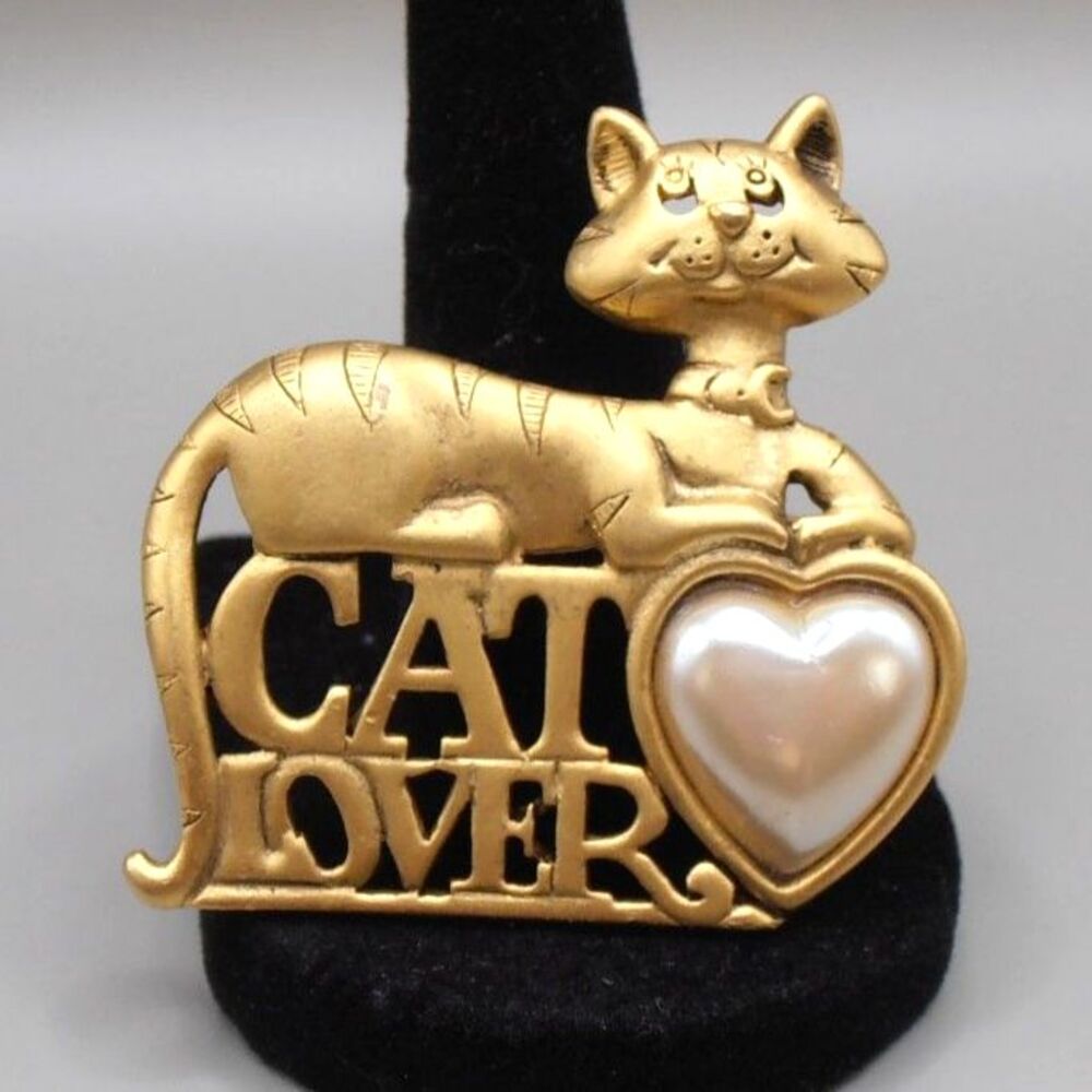 Danecraft CAT LOVER Brooch – Gold Tone, Faux Pearl Heart, Vintage Pin